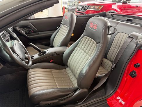 Used 2002 Chevrolet Camaro Z28 w/ SS Performance/Appearance Pkg RWD image 10
