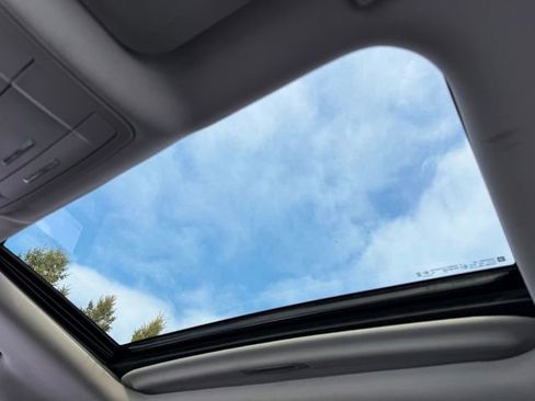 Used 2020 GMC Yukon XL SLT image 15