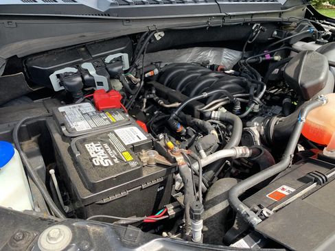 Used 2019 Ford F150 Lariat w/ Equipment Group 502A Luxury AWD/4WD image 22