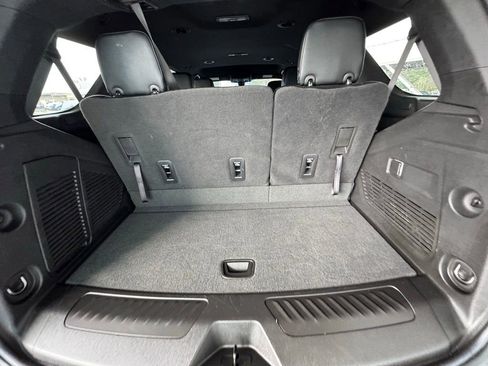 Used 2021 GMC Yukon SLE image 10