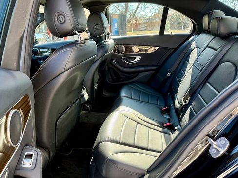 Used 2018 Mercedes-Benz C 300 Sedan w/ Premium Package image 19