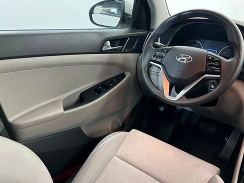 Used 2016 Hyundai Tucson SE w/ Option Group 02 FWD image 11