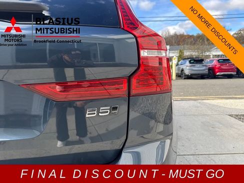 Used 2022 Volvo XC60 B5 Inscription w/ Advanced Package image 32