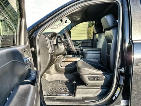 Used 2022 Chevrolet Silverado 2500 LT w/ Convenience Package image 2