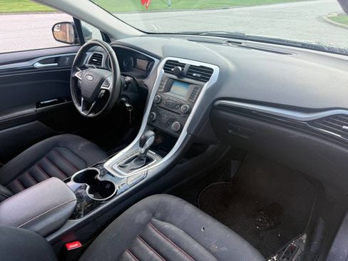 Used 2015 Ford Fusion SE w/ Equipment Group 201A image 7