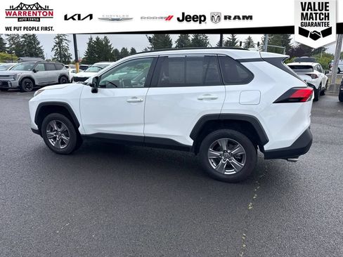 Used 2024 Toyota RAV4 XLE AWD/4WD image 12