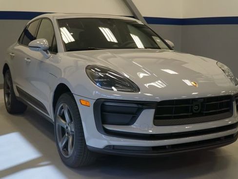 New 2026 Porsche Macan image 12