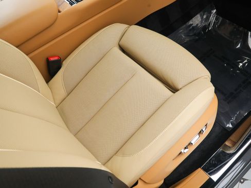 Used 2022 Rolls-Royce Cullinan image 20