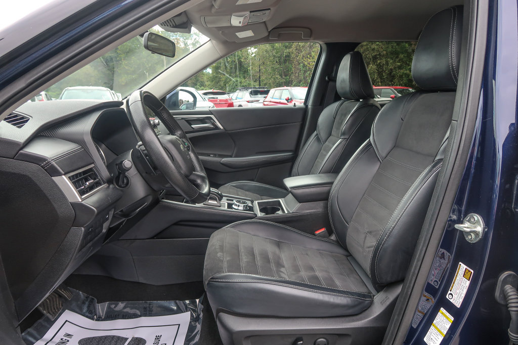 Used 2024 Mitsubishi Outlander AWD image 21