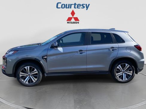 Used 2023 Mitsubishi Outlander Sport SE AWD/4WD image 2
