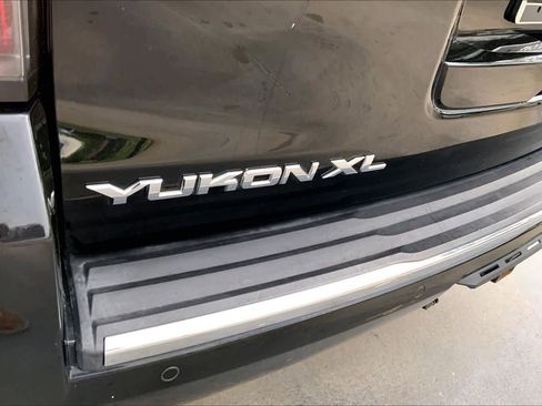 Used 2016 GMC Yukon XL Denali w/ Open Road Package AWD/4WD image 9
