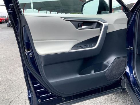 Used 2023 Toyota RAV4 XLE Premium FWD image 22