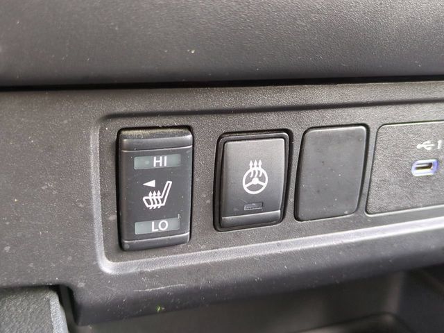 Used 2023 Nissan Frontier SV RWD image 21