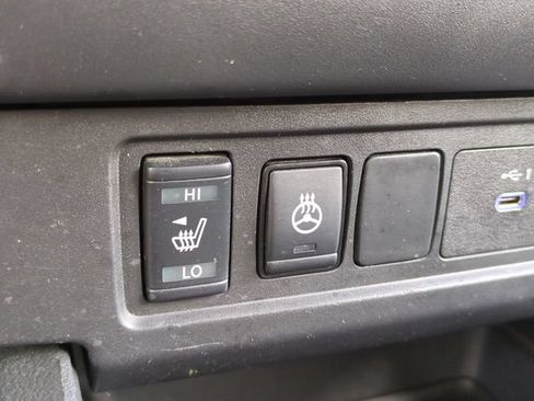 Used 2023 Nissan Frontier SV RWD image 21