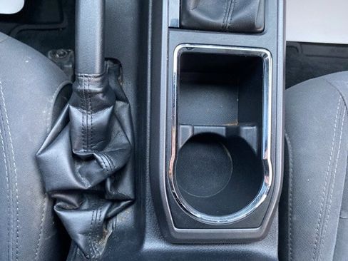 Used 2019 Toyota Tacoma TRD Sport image 38