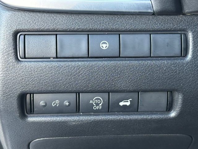 Used 2024 Nissan Rogue SV AWD/4WD image 23