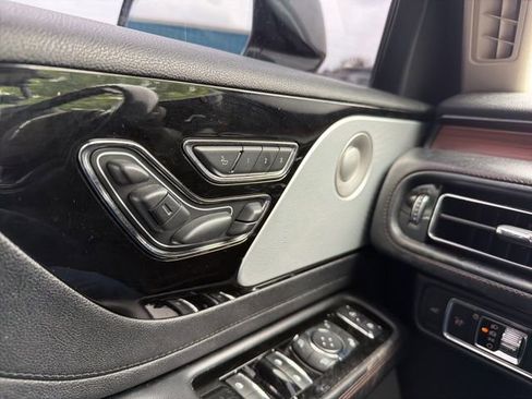 Used 2022 Lincoln Aviator Reserve w/ Equipment Group 201A AWD/4WD image 21