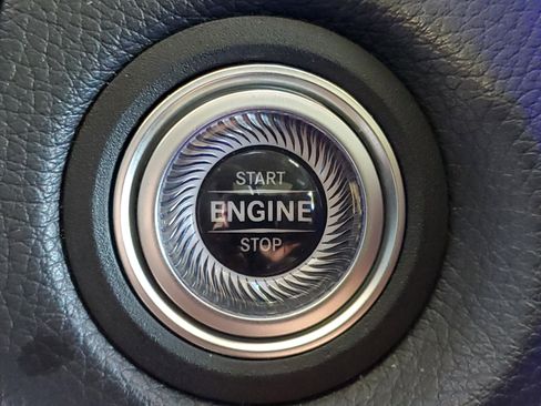 Used 2022 Mercedes-Benz GLC 300 image 30