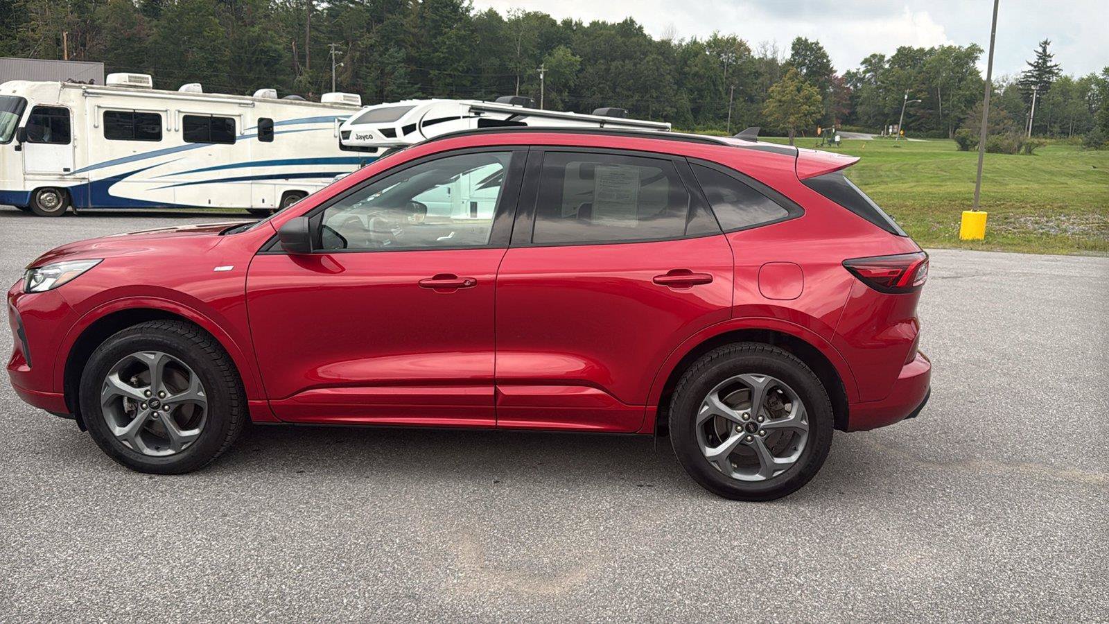 Used 2024 Ford Escape ST-Line w/ Tech Pack #1 AWD/4WD image 6