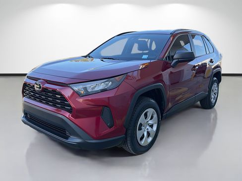 Used 2020 Toyota RAV4 LE image 7