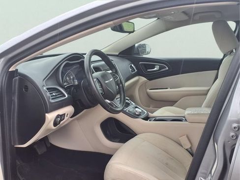 Used 2015 Chrysler 200 Limited w/ Convenience Group FWD image 17
