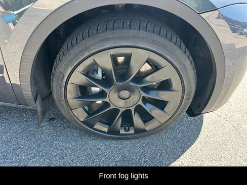Used 2022 Tesla Model Y Long Range AWD/4WD image 24