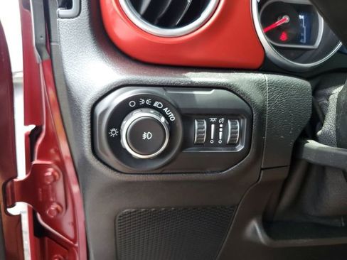 Used 2021 Jeep Wrangler Unlimited Rubicon AWD/4WD image 29