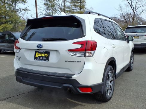 Certified 2023 Subaru Forester Premium image 7