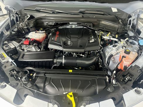 Used 2023 Alfa Romeo Stelvio Sprint RWD image 35