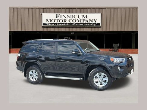 Used 2021 Toyota 4Runner SR5 Premium w/ Moonroof Package AWD/4WD image 1