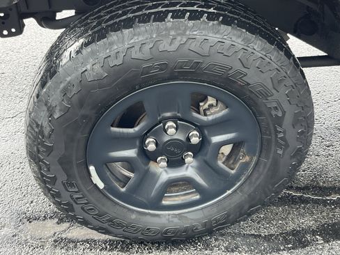 Used 2021 Jeep Gladiator Sport AWD/4WD image 11