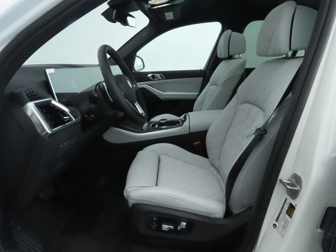 Used 2026 BMW X5 sDrive40i w/ Climate Comfort Package RWD image 21