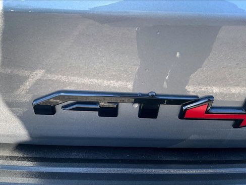 Used 2024 GMC Yukon AT4 w/ AT4 Premium Plus Package image 8