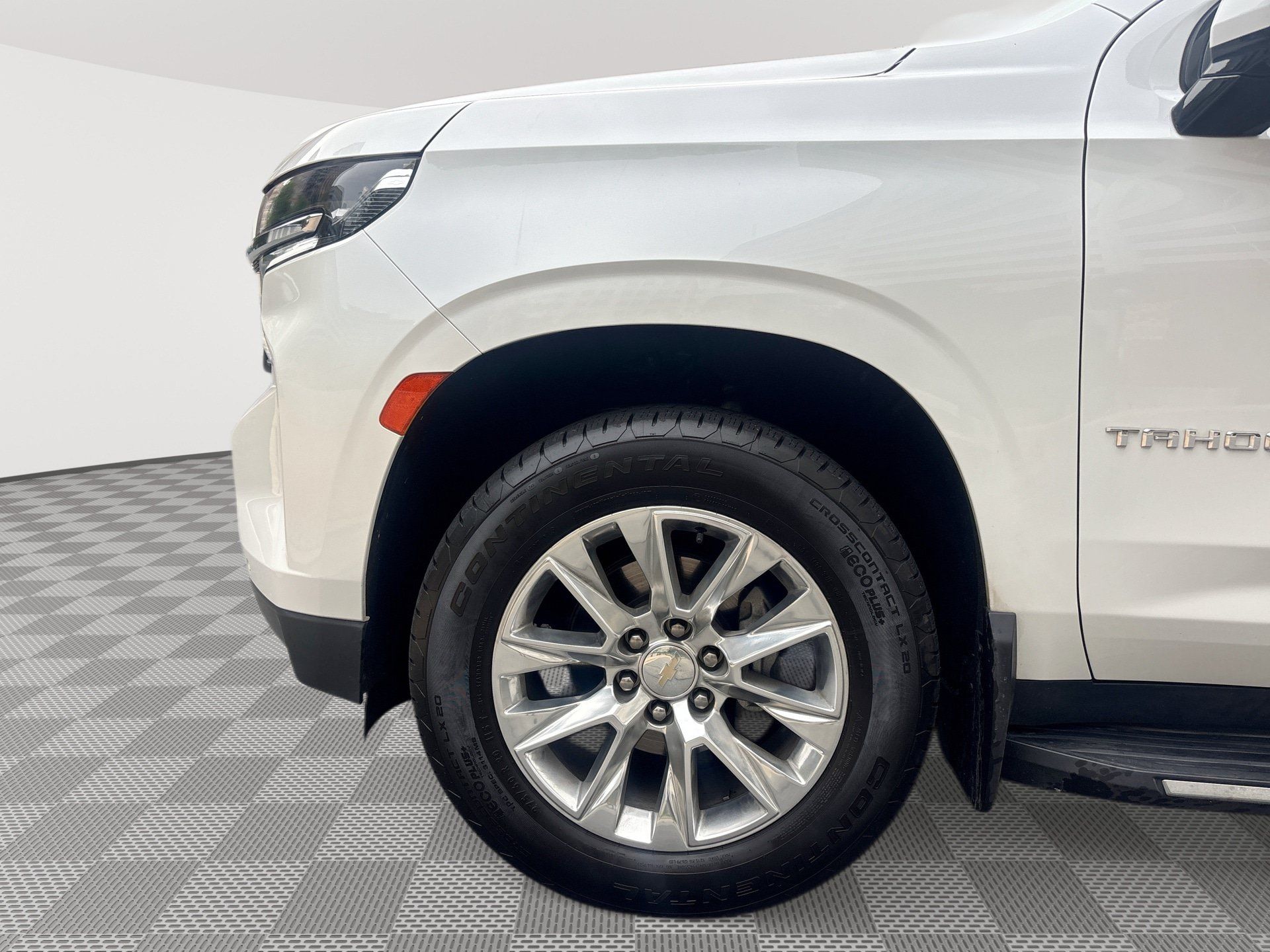 Used 2022 Chevrolet Tahoe LT w/ LT Signature Package AWD/4WD image 19