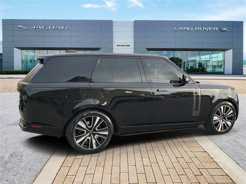 Certified 2023 Land Rover Range Rover SE image 5