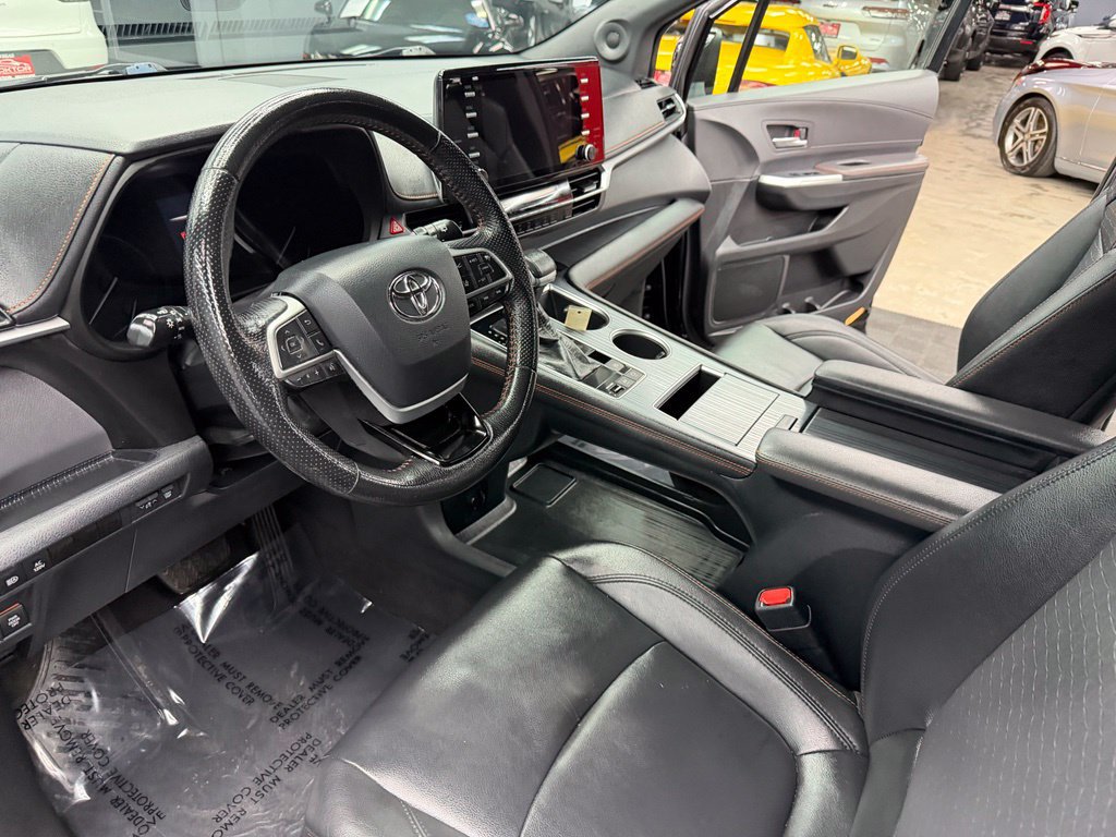 Used 2021 Toyota Sienna XSE w/ XSE Plus Package FWD image 31