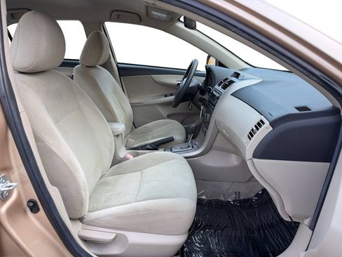 Used 2012 Toyota Corolla LE FWD image 17