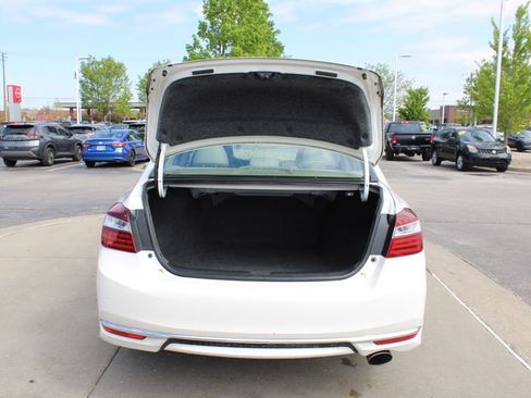 Used 2016 Honda Accord LX image 9