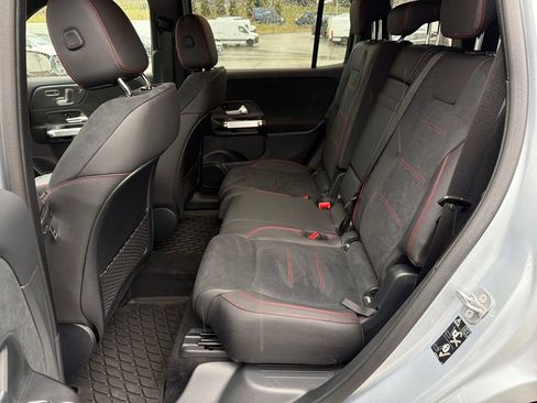 Used 2025 Mercedes-Benz GLB 250 4MATIC image 27