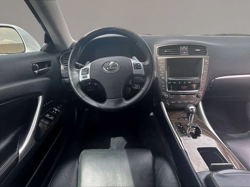 Used 2011 Lexus IS 350C w/ Luxury Pkg RWD image 8