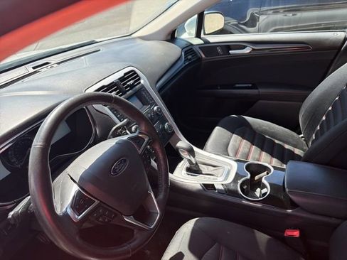 Used 2016 Ford Fusion SE image 13