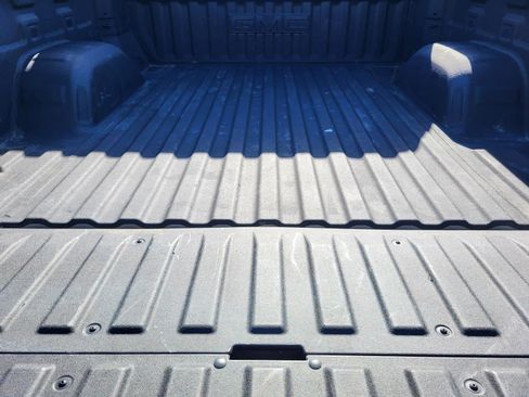 Used 2023 GMC Sierra 1500 SLT image 12