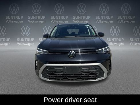 Used 2025 Volkswagen Taos SE image 9