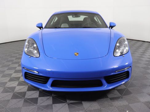 Used 2025 Porsche 718 Cayman image 4