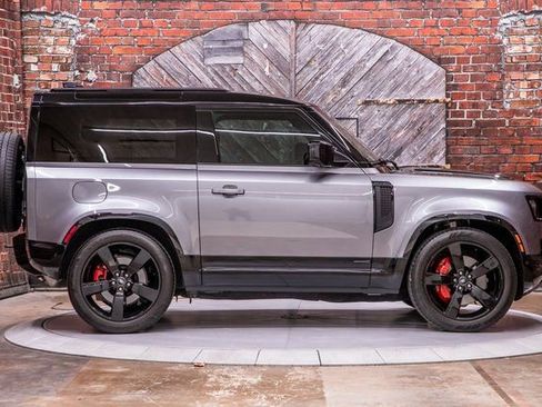Used 2023 Land Rover Defender 90 X image 13