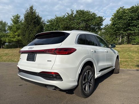 New 2025 Audi Q5 Premium image 3