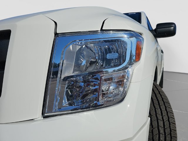 Used 2024 Nissan Titan SV w/ Accessory Utility Package AWD/4WD image 30