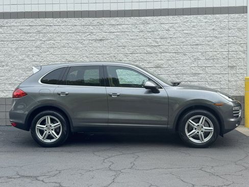 Used 2014 Porsche Cayenne Platinum Edition w/ Walnut Interior Package AWD/4WD image 16