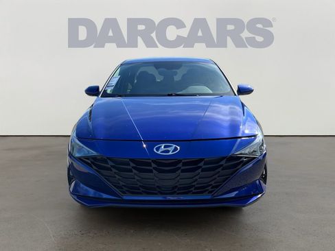 Used 2023 Hyundai Elantra SEL w/ Convenience Package FWD image 2