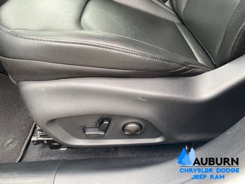 Used 2026 Jeep Compass Limited AWD/4WD image 33